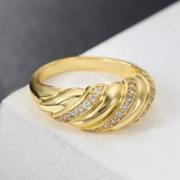 Size 10 Womens Gold Plated‎ Zircon Dome  Twisted Ring - Picture 6 of 15